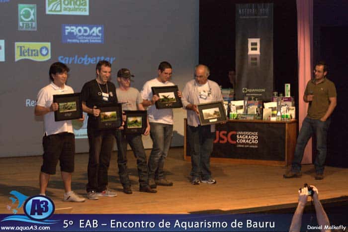 Apresentando os trófeus: Renato Kuroki, Luca Galarraga, Adriano Montoro, Luidi Rafael e Gary José.