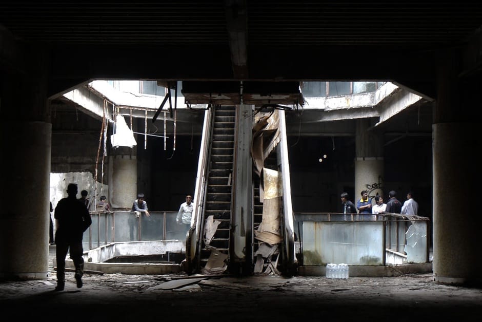 shopping abandonado que virou aquário bizzaro